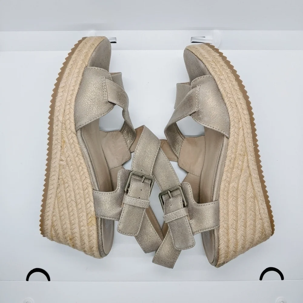 Eileen Fisher Beckon Metallic Suede Espadrille Wedge Sz 7.5 Asymmetrically Strap